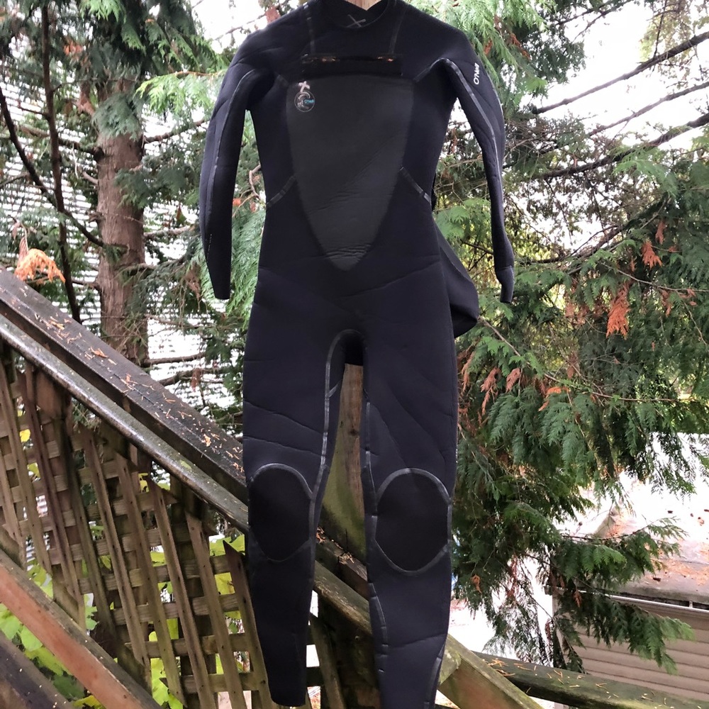 O’Neil Size 8 Women’s Wetsuit with Hood and Collar